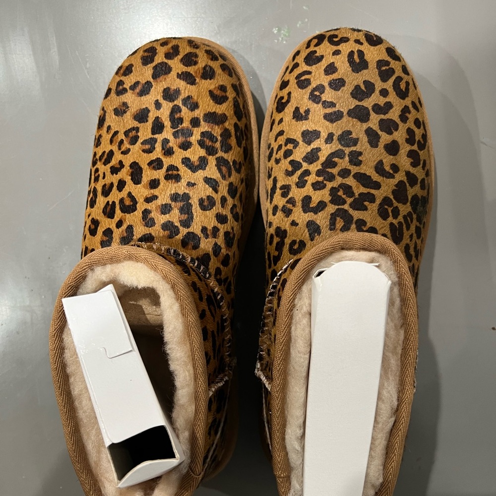UGG ultra mini Leopard booties